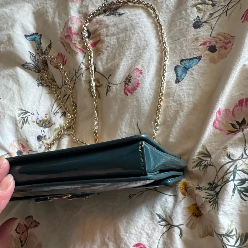 PRICED2SELL🔥Salvatore Ferragamo Teal Patent Leather Shoulder/Crossbody Bag